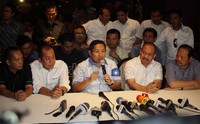Seusai nonton bareng, Anas dan pengurus Partai Demokrat menggelar jumpa pers.