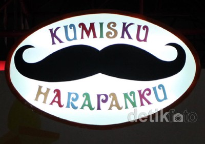 Eitss...Ada Si Kumis di Baliho PRJ