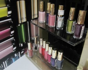 Warna-warni Elektrik dalam Koleksi Make-up Terbaru LOreal Paris
