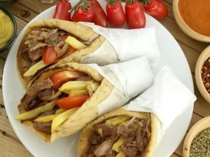Wuih, Kebab Terbesar Di Dunia Dibuat Dari 7 Ekor Sapi!