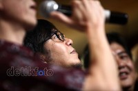 Selain itu, sejumlah musisi terlibat aktif dalam mengkomposisi lagu di album ini. Dari nama Erwin Pras, Bebi Romeo, Piyu Padi, Ahmad Dhani, Ricky FM, Irfan Aulia hingga Pay dan Dian Nebula.