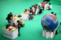 Lomba memasak yang diselenggarakan Tupperware tersebut berlangsung di Cilandak Town Square, Jakarta (15/6/2012).