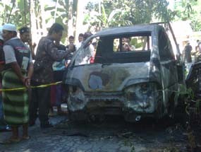 Daihatsu Espass Muat BBM Ludes Dilalap Api