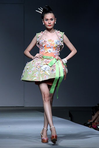 Jeanny Ang Beauty Treasure APPMI Fashion Chinese Couture 2012 at Ballroom Hotel Mulia. Jakarta. [Foto: Mohammad Abduh/Wolipop]