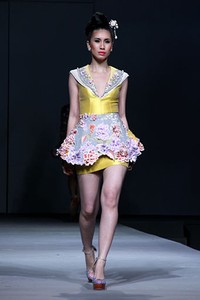 Jeanny Ang Beauty Treasure APPMI Fashion Chinese Couture 2012 at Ballroom Hotel Mulia. Jakarta. [Foto: Mohammad Abduh/Wolipop]