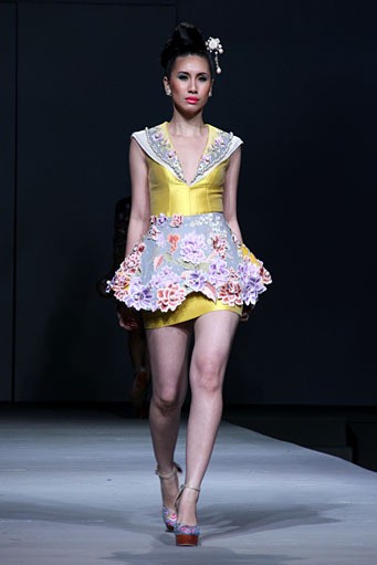 Jeanny Ang Beauty Treasure APPMI Fashion Chinese Couture 2012 at Ballroom Hotel Mulia. Jakarta. [Foto: Mohammad Abduh/Wolipop]