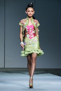 Jeanny Ang Beauty Treasure APPMI Fashion Chinese Couture 2012 at Ballroom Hotel Mulia. Jakarta. [Foto: Mohammad Abduh/Wolipop]