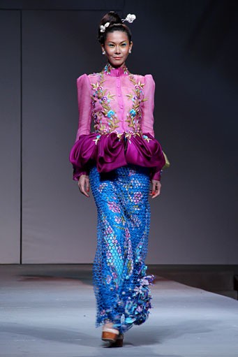 Jeanny Ang Beauty Treasure APPMI Fashion Chinese Couture 2012 at Ballroom Hotel Mulia. Jakarta. [Foto: Mohammad Abduh/Wolipop]