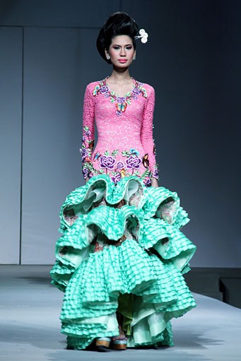 Jeanny Ang Beauty Treasure APPMI Fashion Chinese Couture 2012 at Ballroom Hotel Mulia. Jakarta. [Foto: Mohammad Abduh/Wolipop]