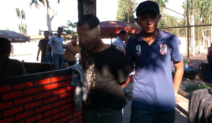 Dor! Polisi Tembak Pengedar Ganja di Pedesaan