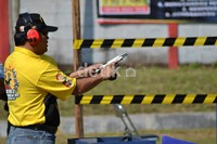 Gubernur Akpol, Irjen Pol Djoko Susilo bersiap menembak sasaran. Angling Adhitya Purbaya/detikNews.