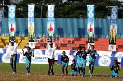 Anak-anak dari tim SSB Putra Muara Cunda (Aceh), merayakan kemenangan usai mengalahkan tim SSB Mabar Putra (Sumut).
