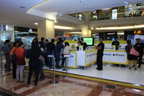 Discount Rp 1.500.000 Paket Lengkap Indosat iPhone 4S