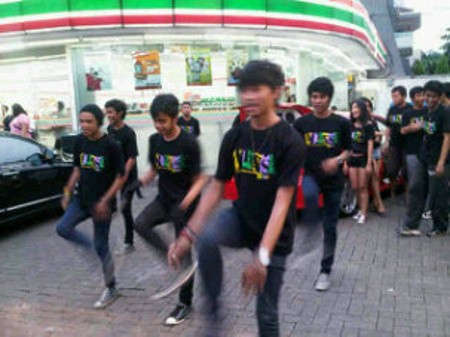 Euro Party Alexsa Bros di Luvs Bar Citywalk