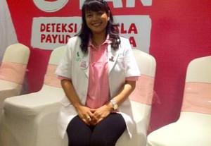 dr Rahmi Alfiah, Ahli Radiologi yang Tak Takut Paparan Radiasi