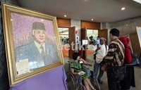 Diharapkan masyarakat dapat memanfaatkan event langka ini, dengan mengunjungi langsung lokasi pameran yang digelar tanpa dipungut biaya. Sedikitnya 70 negara berpartisipasi mengikuti ajang prestasi Filateli tingkat dunia 2012.