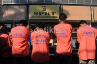 Para pelaku kejahatan ini dikenakan pasal 263 KUHP dan 378 KUHP. Agung Pambudhy/detikcom.