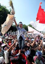 Tolak PLTU, Petani & Nelayan Demo di Istana