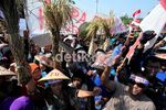 Tolak PLTU, Petani & Nelayan Demo di Istana