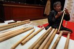 Merangkai Untung dari Kerajinan Suling Sunda