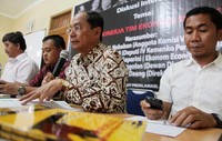Staf Khusus Kemenko Perekonomian Supriyadi turut menjadi nara sumber. Menurutnya, ekonomi Indonesia masih kuat menahan krisis.