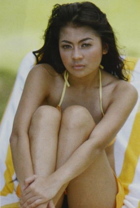 Indah Dewi Pertiwi Mantan Fotomodel Majalah Pria Dewasa?