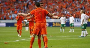 Van Persie + Huntelaar = 1 Gol