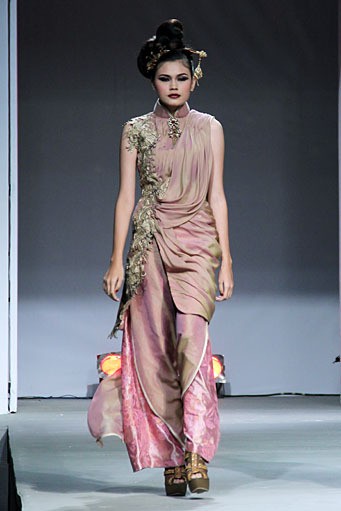 Rudy Chandra Beauty Treasure. APPMI Fashion Chinese Couture 2012 at Ballroom Hotel Mulia. Senayan. Jakarta.[Foto: Mohammad Abduh/Wolipop]