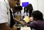 Pelajar Berburu Koin Mancanegara