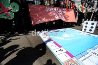 Mereka mendesak pemerintah mengkaji ulang keterlibatan di pertemuan G20 karena dinilai tidak mengungtungkan masyarakat banyak.