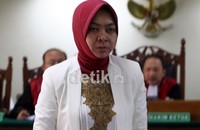 Wa Ode mengaku memiliki sejumlah rekening yang tersebar di beberapa Bank mulai dari Bank Danamon, BNI, BCA hingga Bank Mandiri sebagai nasabah prioritas. Ramses/detikcom.