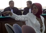 Wa Ode Nurhayati Bacakan Eksepsi