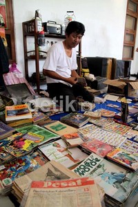 Aneka barang lawasan mulai dari buku, koran, mainan anak-anak dijual di berbagai stand dengan harga murah. Bagus Kurniawan/detikNews.