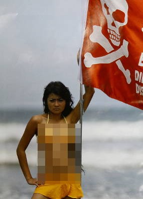 Pulang Umroh, IDP Belum Mau Komentar Soal Foto Bikini