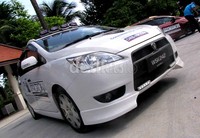 Dengan tetap mengutamakan fungsional di dalam tubuh Exora 1.600 cc Auto H-Line, Murza mampu menempelkan dengan cantik perpaduan aksesoris Indonesia dan Malaysia. Luthfi Andika/detikOto.