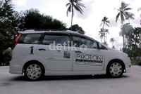 Untuk menambah kesan kokoh, Murza menambahkan body kit dengan mengambil konsep dari 2 kendaraan, yaitu Toyota Alphard dan Estima. Luthfi Andika/detikOto.