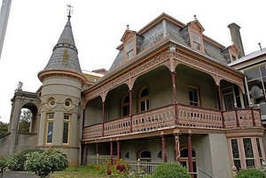 Rumah Mewah Ini Dibangun dari Emas