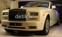 Produsen mobil supermewah asal Inggris tersebut sampai meluncurkan keluarga Phantom Seri II yang terdiri dari Phantom, Phantom Coupe, Phantom Drophead Coupe, Phantom Extended Wheelbase. Agung Pambudhy/detikcom.