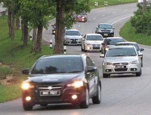 Touring Tertib Lalu Lintas ala Komunitas Proton