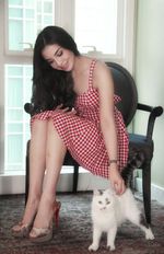 Mano & Kucing Kesayangannya