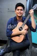 Petra Sihombing si Kesatria Bergitar