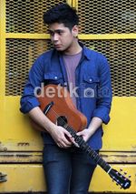 Petra Sihombing si Kesatria Bergitar