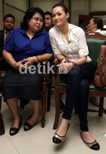 Hengky Absen, Sidang Cerai Christy Jusung Ditunda