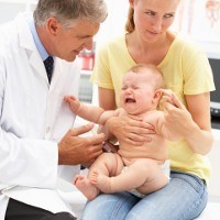 Vaksin Apa Saja yang Perlu dan Tidak Diperlukan Bayi?