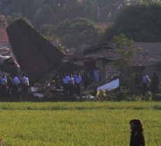 TNI AU: 6 Orang di Fokker Tewas, Kopilot Kritis