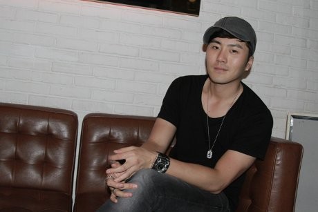 Disambut Fans di Jakarta, Eru Jadi Pria Paling Bahagia di Dunia