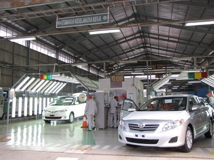 Toyota dan Nissan Kurangi Produksi Mobil