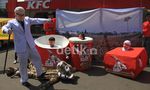 Dianggap Turut Rusak Hutan, KFC Didemo