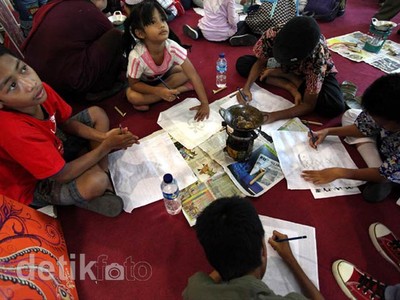 Serunya Anak-anak Ini Belajar Membatik