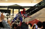 Spiderman Merayap & Berjumpalitan di Mall